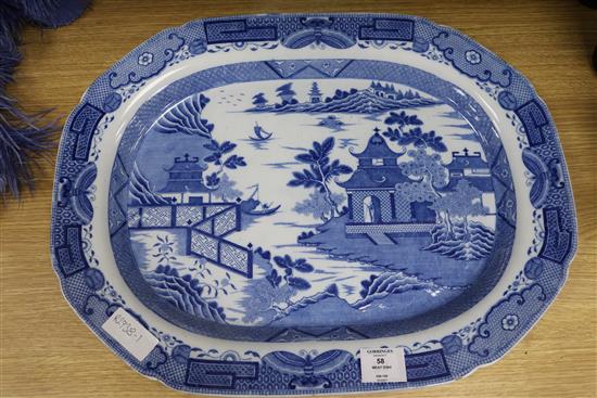 A Davenport Bridgeless pattern meat dish